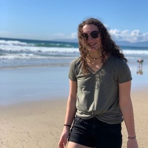 Meet your Posher, Carly